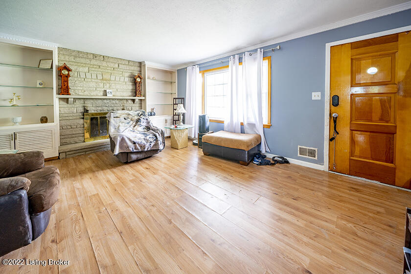 5506 Mcdeane Road Louisville, KY 40216 - Photo 6 of 18 13