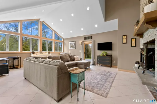 $1,290,000 | 500 Thrall Avenue, Suffield, CT 06078