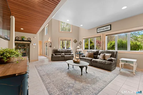 $1,290,000 | 500 Thrall Avenue, Suffield, CT 06078