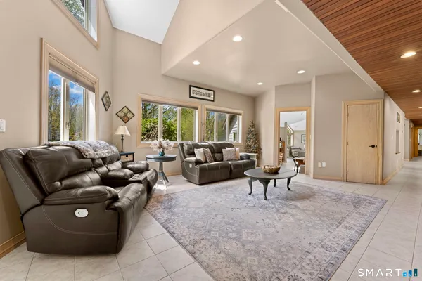 $1,290,000 | 500 Thrall Avenue, Suffield, CT 06078