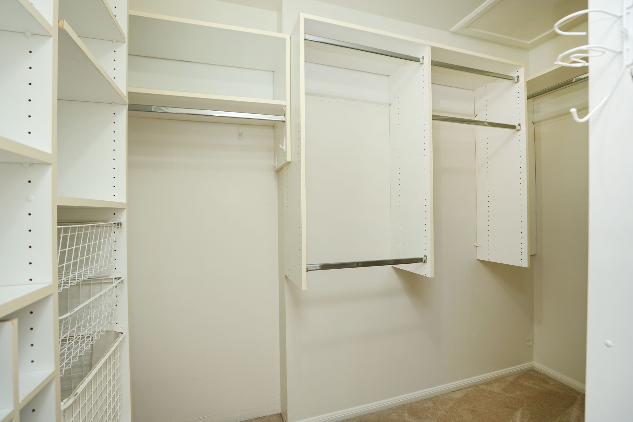 666 South Ripple Creek Drive, Unit 666 Houston, TX 77057 - Photo 27 of 49 a view of an empty room