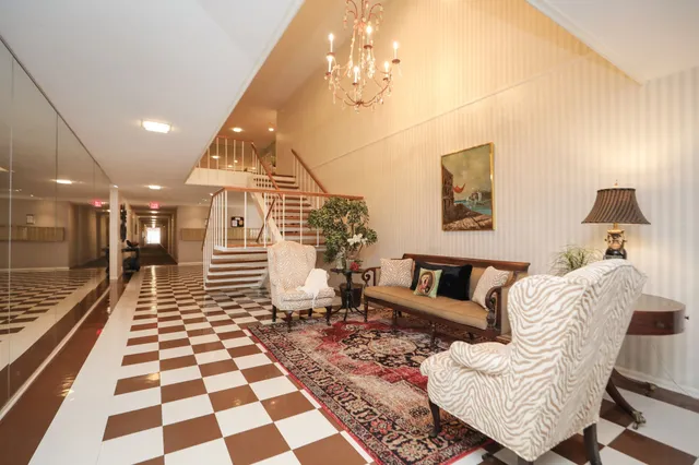 $180,000 | 666 South Ripple Creek Drive, Unit A, Houston, TX 77057