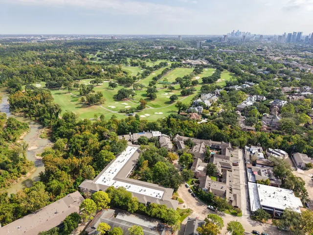 $180,000 | 666 South Ripple Creek Drive, Unit A, Houston, TX 77057