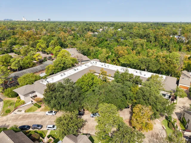 $180,000 | 666 South Ripple Creek Drive, Unit A, Houston, TX 77057