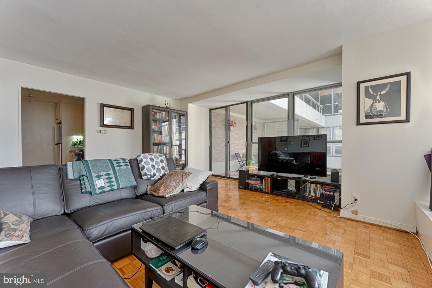224-30 West Rittenhouse Square, Unit 2501 Philadelphia, PA 19103 - Photo 3 of 24