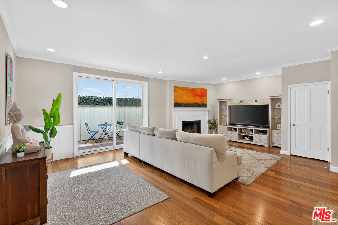 928 11th Street, Unit 2 Santa Monica, CA 90403 - Photo 12 of 46