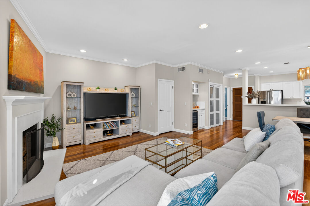 928 11th Street, Unit 2 Santa Monica, CA 90403 - Photo 15 of 46