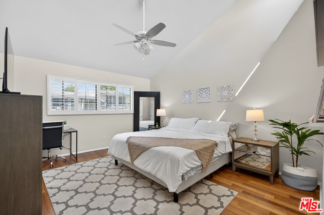 928 11th Street, Unit 2 Santa Monica, CA 90403 - Photo 23 of 46