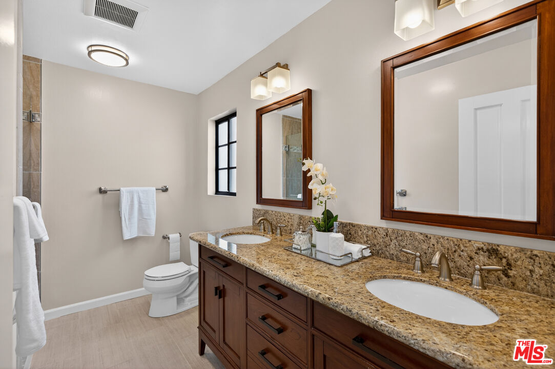 928 11th Street, Unit 2 Santa Monica, CA 90403 - Photo 27 of 46