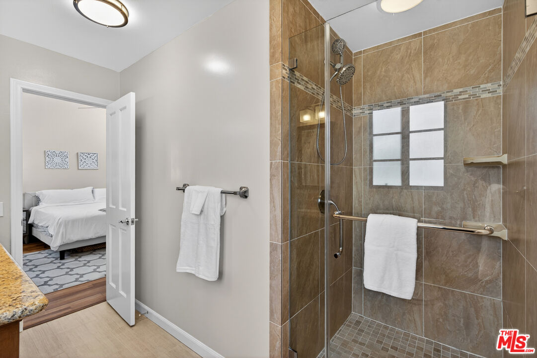 928 11th Street, Unit 2 Santa Monica, CA 90403 - Photo 28 of 46