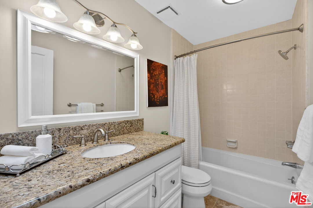 928 11th Street, Unit 2 Santa Monica, CA 90403 - Photo 35 of 46