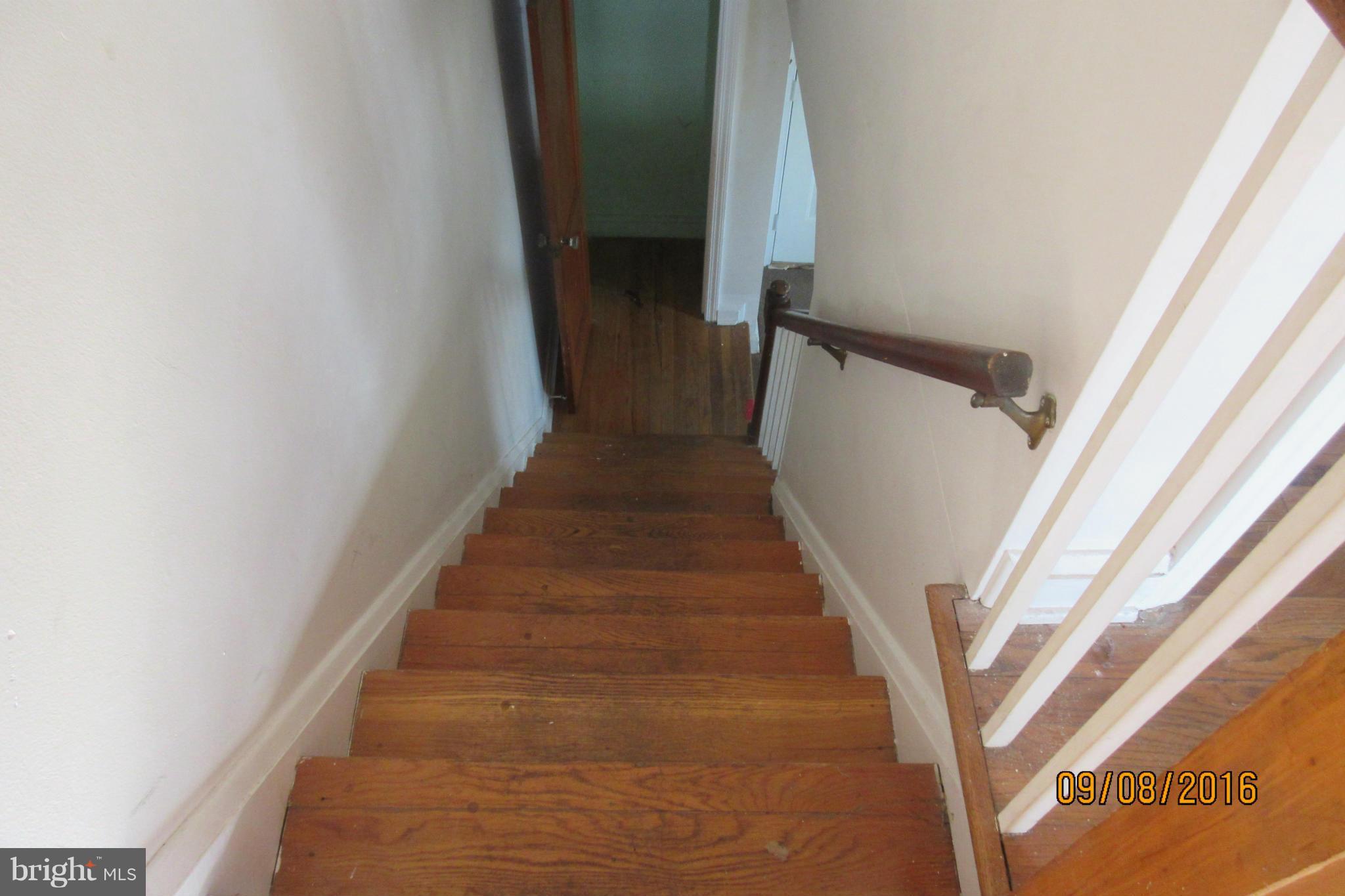 3919 Colchester Road Baltimore, MD 21229 - Photo 7 of 13 a view of entryway