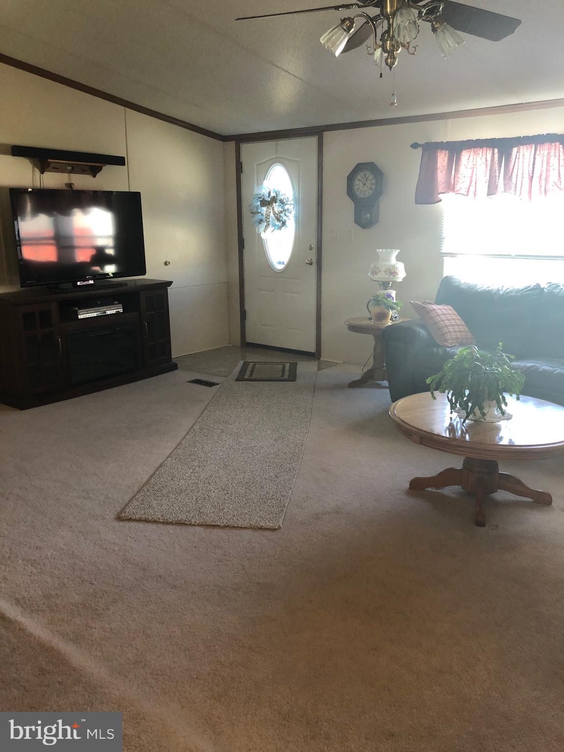 16937 Alcott Road Hagerstown, MD 21740 - Photo 21 of 36 large living space