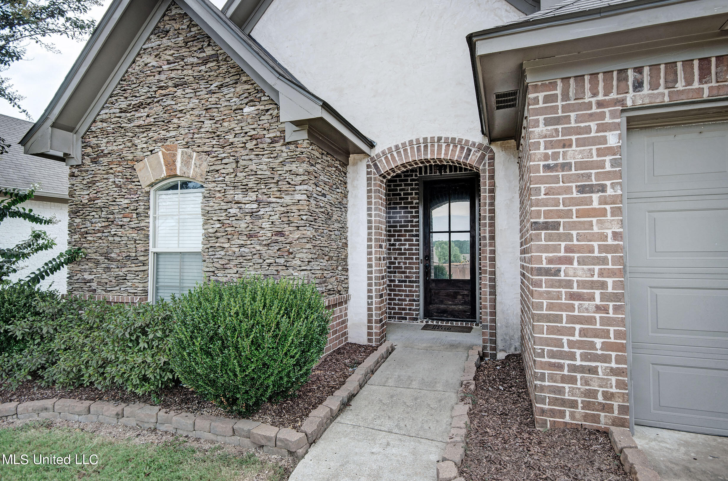 315 Ridge Pointe Drive Brandon, MS 39042 - Photo 3 of 21 IMGP9398_399_400