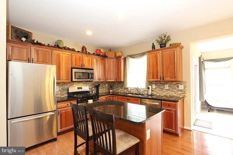 13384 Rushing Water Way Germantown, MD 20874 - Photo 2 of 30 Kitchen