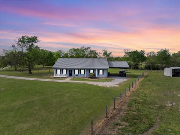 $575,000 | 1389 Hollis Road, Madisonville, TX 77864