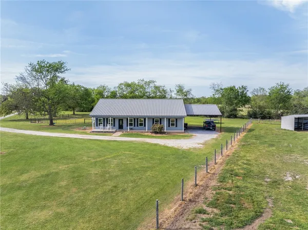 $575,000 | 1389 Hollis Road, Madisonville, TX 77864
