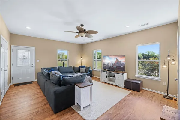 $575,000 | 1389 Hollis Road, Madisonville, TX 77864