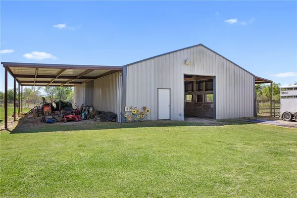 $575,000 | 1389 Hollis Road, Madisonville, TX 77864
