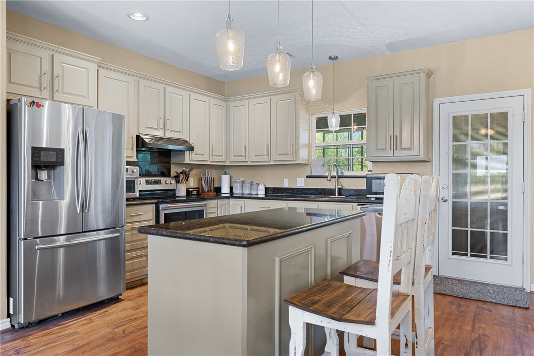 1389 Hollis Road Madisonville, TX 77864 - Photo 5 of 42