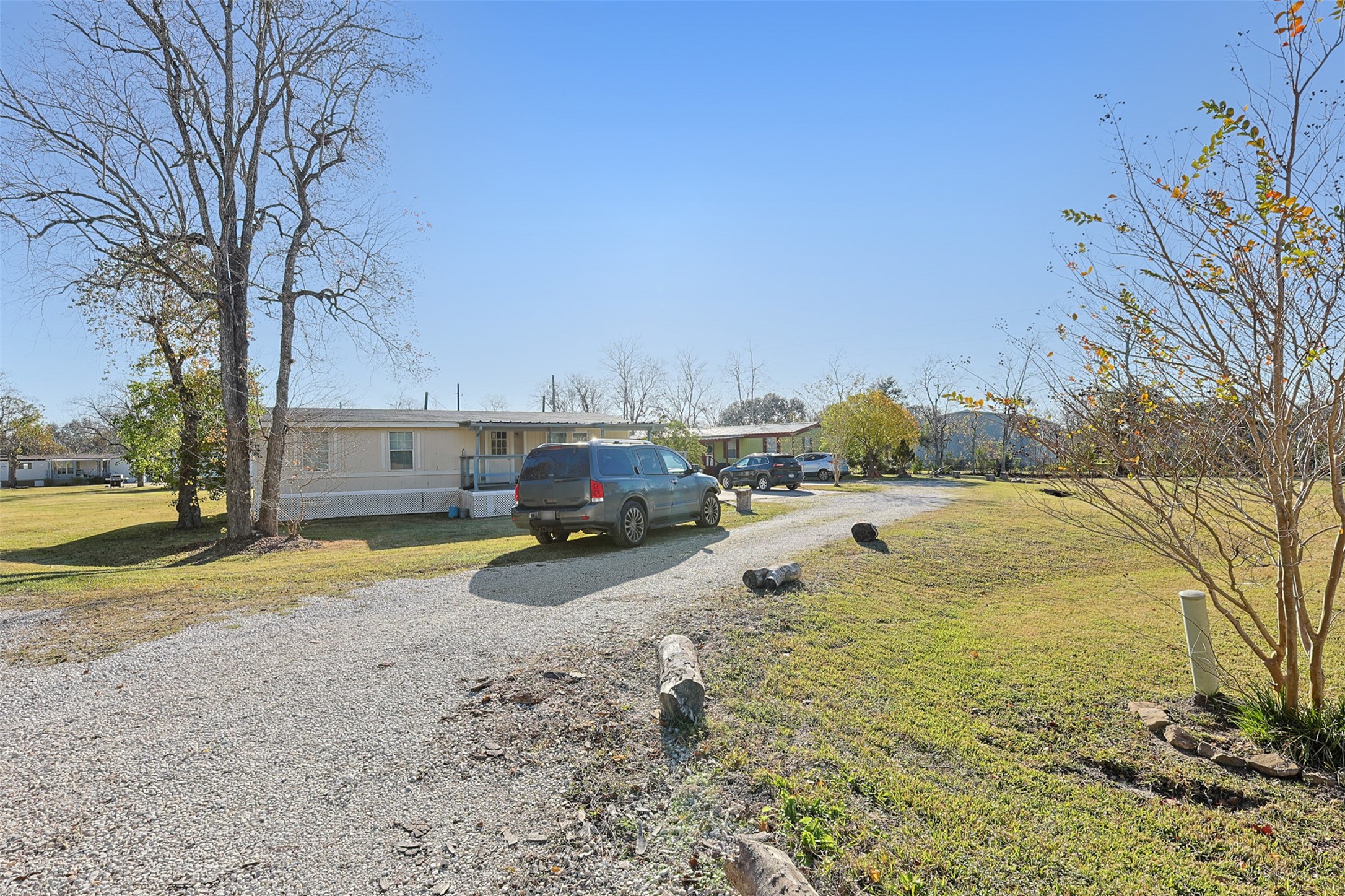 1749 Max Road, Unit CR108 Pearland, TX 77581 - Photo 18 of 26 Expansive space between other units
