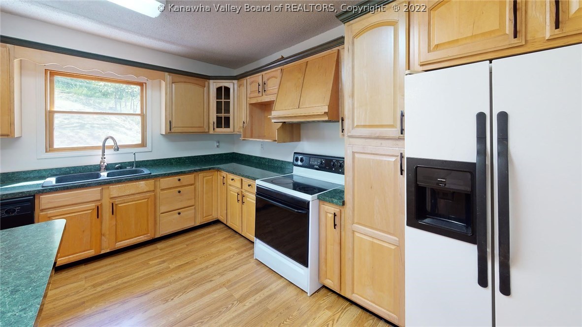 786 Tuckers Run Road Spencer, WV 25276 - Photo 4 of 32 Gallery Image 4
