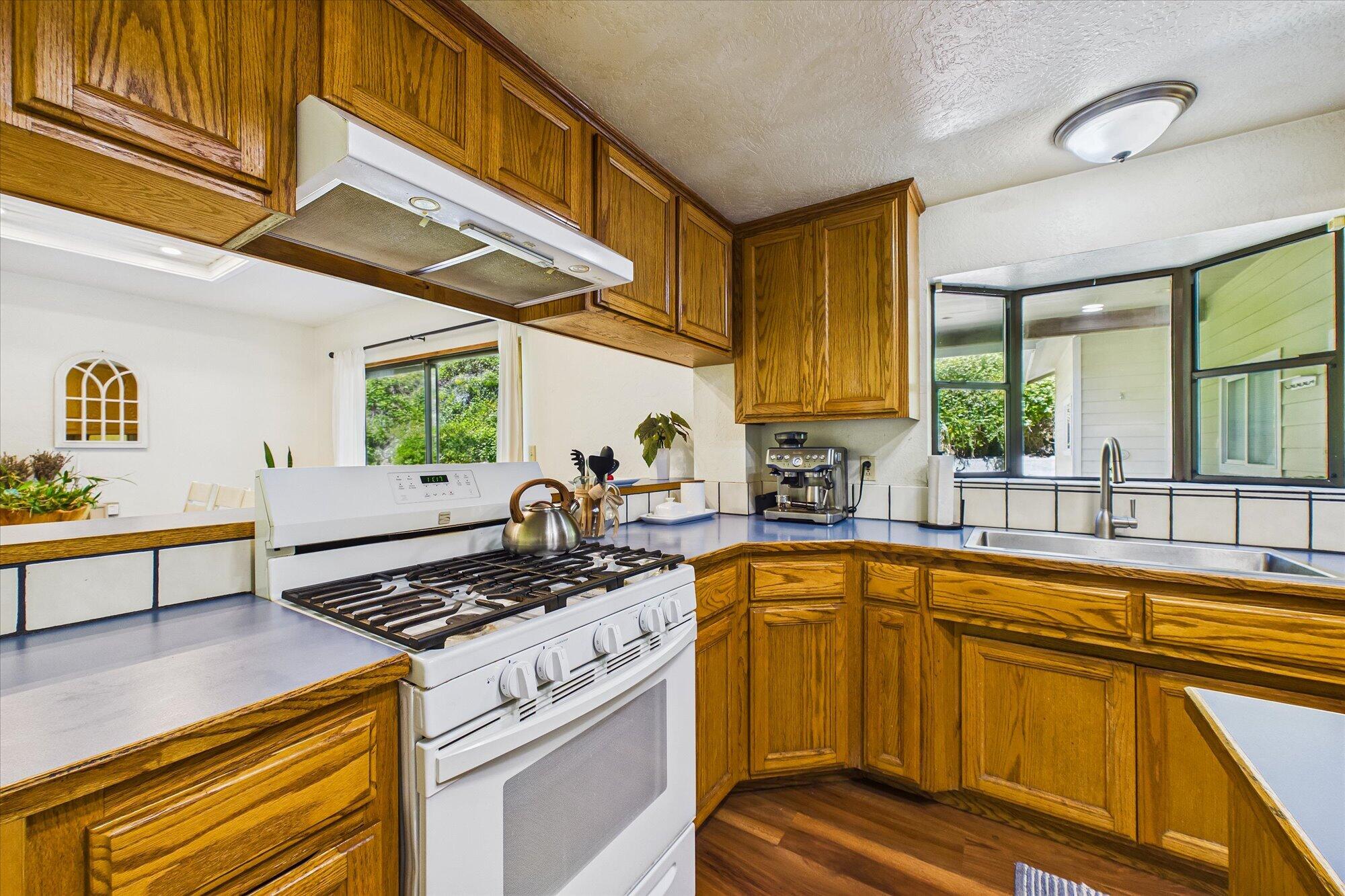 655 Gibson Creek Road Whitethorn, CA 95589 - Photo 16 of 60