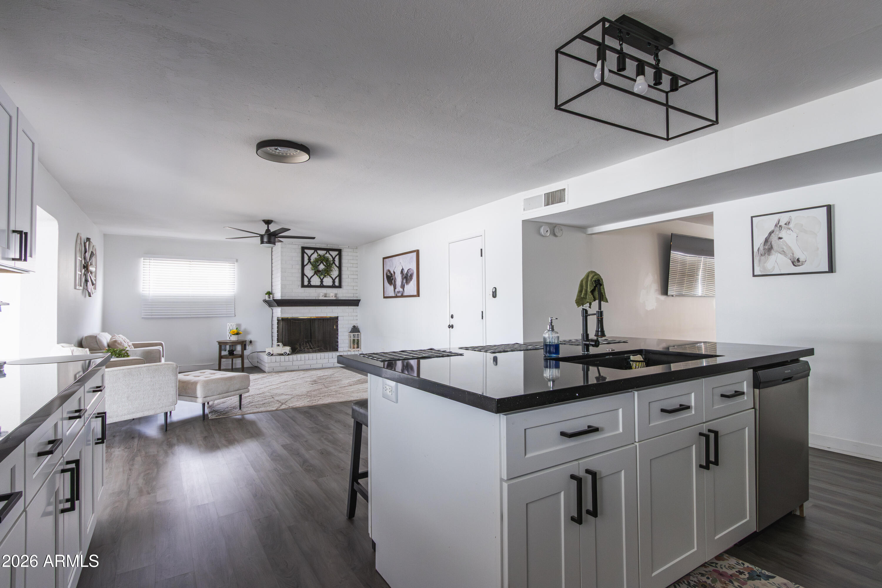 122 East Del Rio Drive Tempe, AZ 85282 - Photo 13 of 36 122 E Del Rio-15