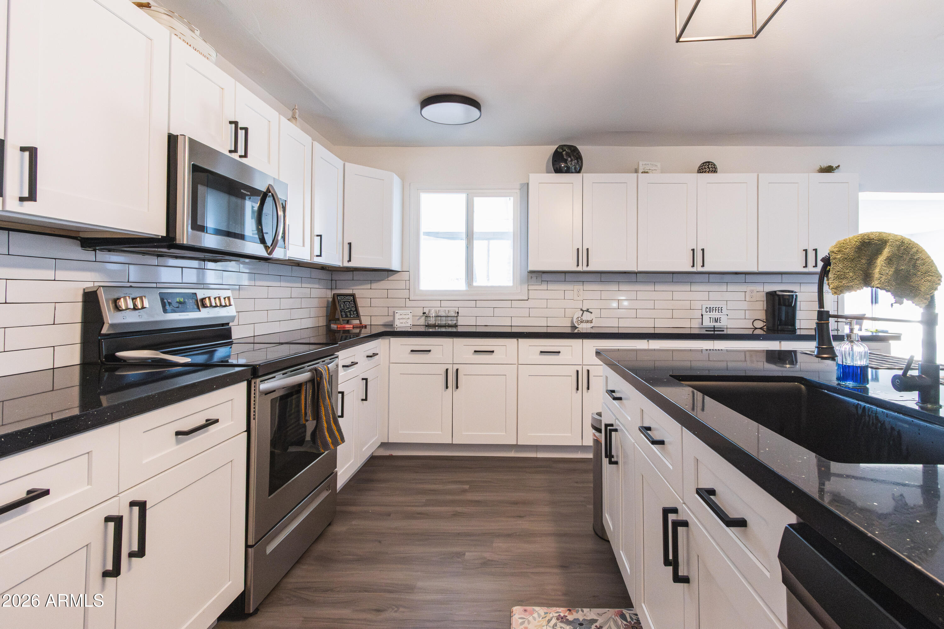 122 East Del Rio Drive Tempe, AZ 85282 - Photo 2 of 36 122 E Del Rio-40