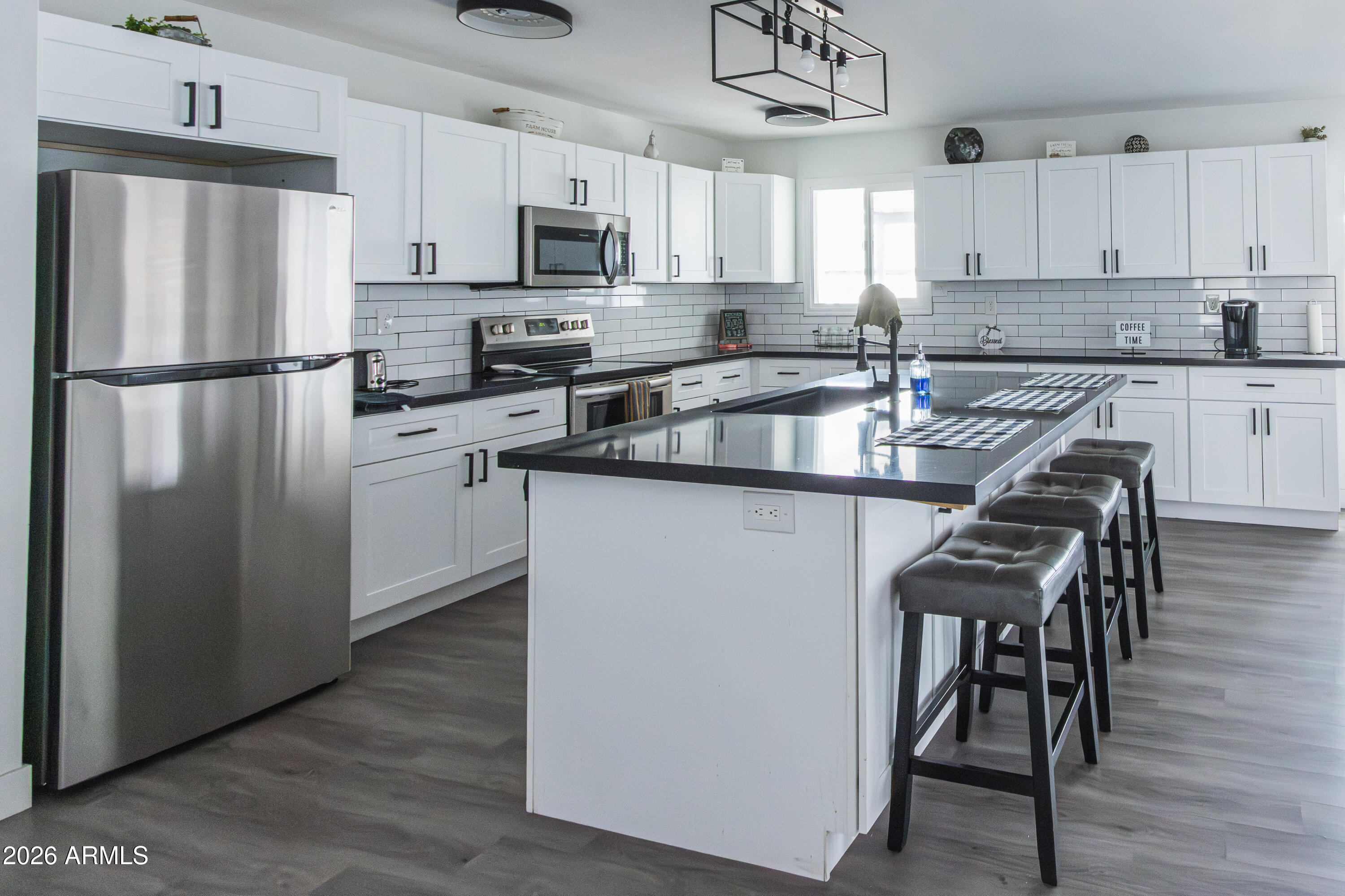 122 East Del Rio Drive Tempe, AZ 85282 - Photo 3 of 36 122 E Del Rio-6