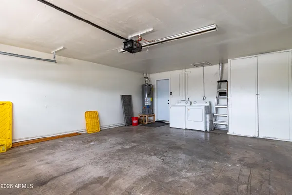 a view of a livingroom with a garage