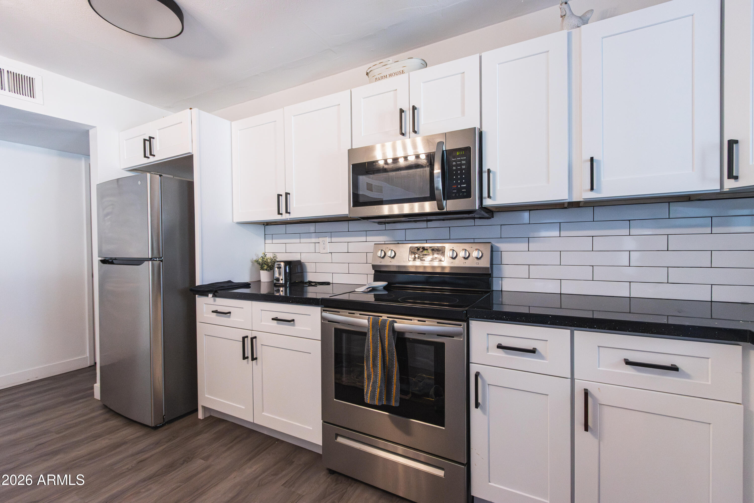 122 East Del Rio Drive Tempe, AZ 85282 - Photo 6 of 36 122 E Del Rio-39