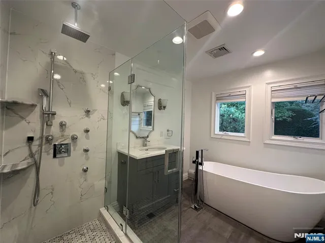 $5,700 | 38 South Virginia Court, Englewood Cliffs, NJ 07632