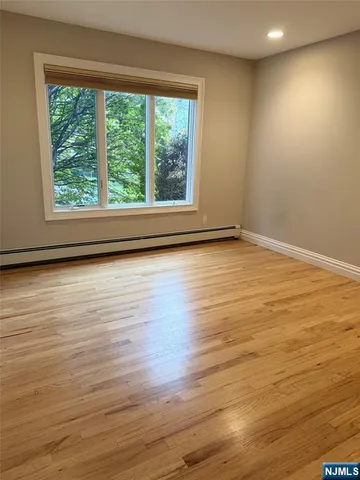 $5,700 | 38 South Virginia Court, Englewood Cliffs, NJ 07632