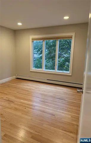 $5,700 | 38 South Virginia Court, Englewood Cliffs, NJ 07632