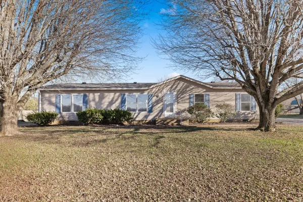 $299,999 | 124 Oakhill Drive, Portland, TN 37148