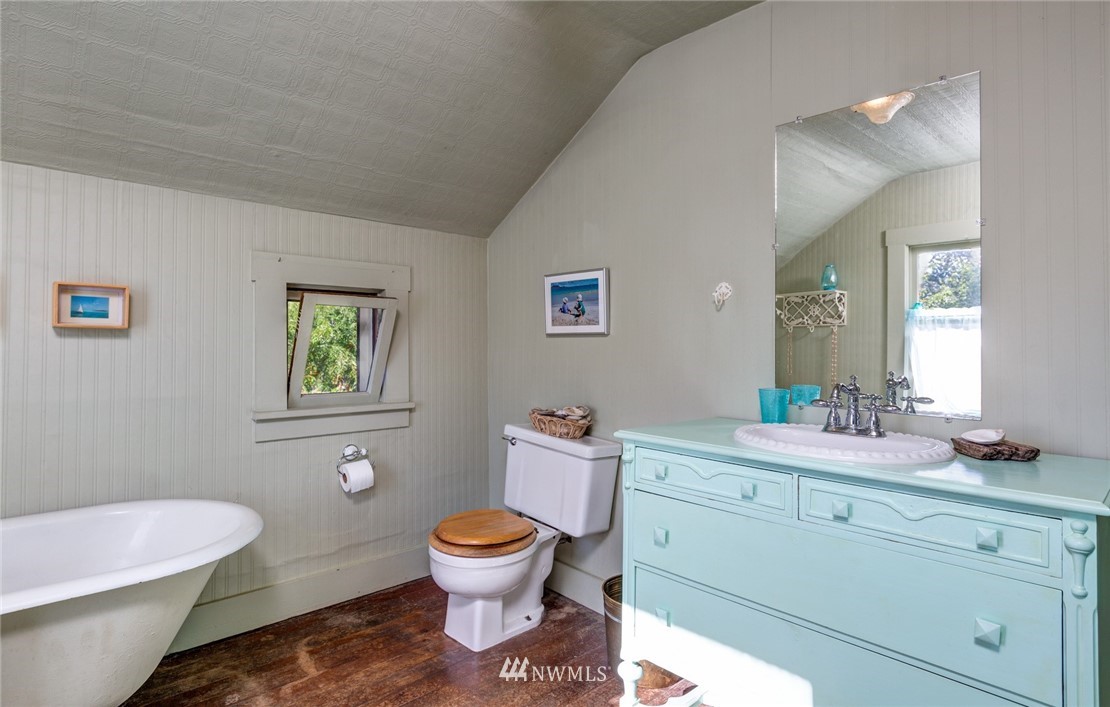 568 East Smith Road Bellingham, WA 98226 - Photo 14 of 25