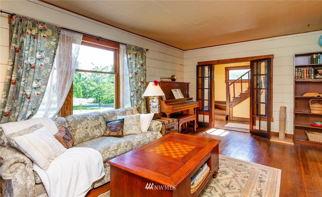 568 East Smith Road Bellingham, WA 98226 - Photo 4 of 25