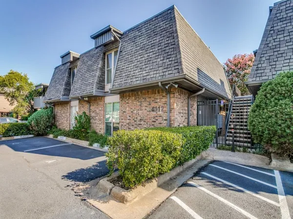 $1,700 | 4112 Bowser Avenue, Unit 203, Dallas, TX 75219