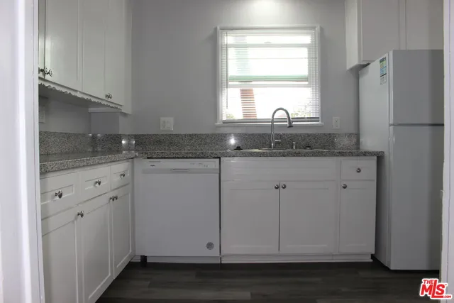 $1,995 | 1154 Irolo Street, Los Angeles, CA 90006