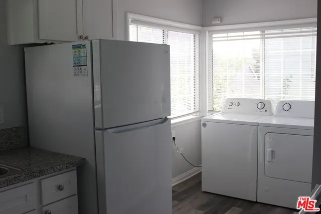 $1,995 | 1154 Irolo Street, Los Angeles, CA 90006