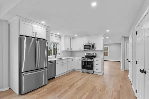 $2,895 | 328 Bolivar Street, Unit 2, Canton, MA 02021