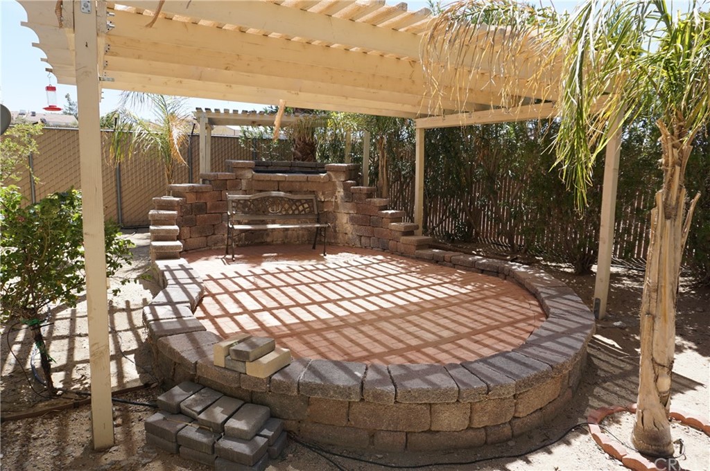 27841 Crestview Road Barstow, CA 92311 - Photo 23 of 28 a view of outdoor space