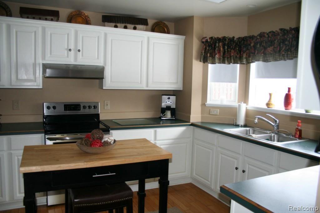 6475 Falkenbury Road North Branch, MI 48461 - Photo 4 of 15 Kitchen 2 Falkenbury.jpg