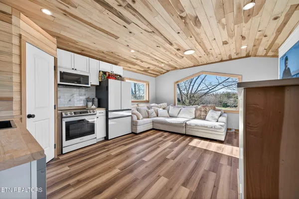 $699,000 | 8225 Red Hill Road, Pall Mall, TN 38577