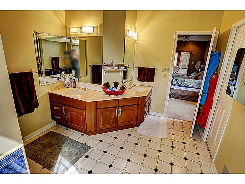 1713 Beaver Grade Road Coraopolis, PA 15108 - Photo 9 of 25 Full Bath. Double bowl sinks are a great feature in the master bathroom.