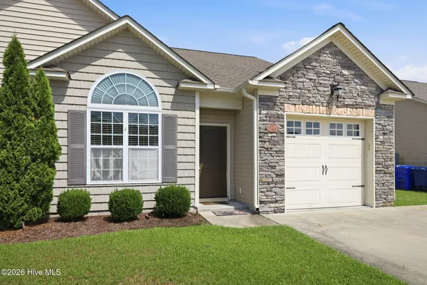 $1,700 | 3504 Ellsworth Drive, Unit B, Greenville, NC 27834