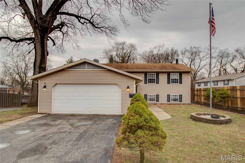 2717 Judson Avenue Alton, IL 62002 - Photo 1 of 54