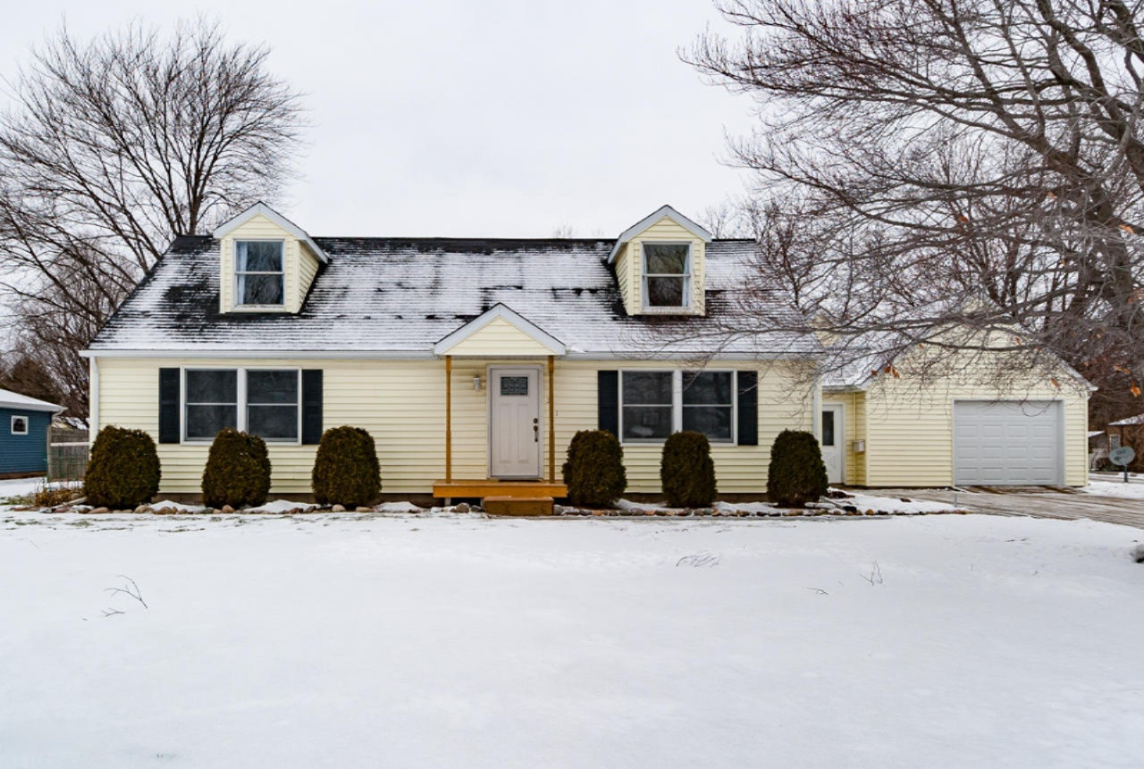 311 East Delaware Street Decatur, MI 49045 - Photo 1 of 22 Delaware-22
