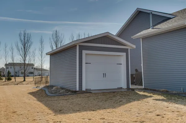 $699,900 | 4752 38th Avenue North, Fargo, ND 58102